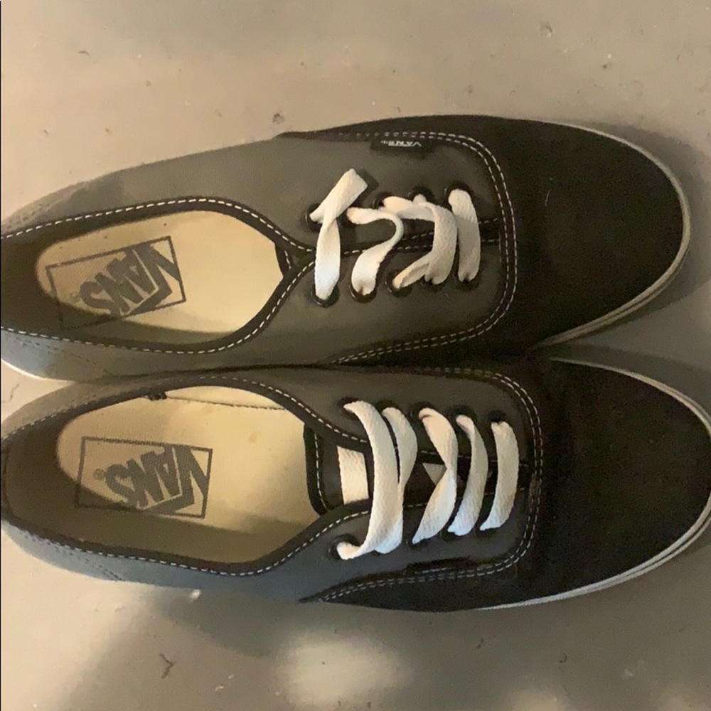 Vans - Picture 2 of 3